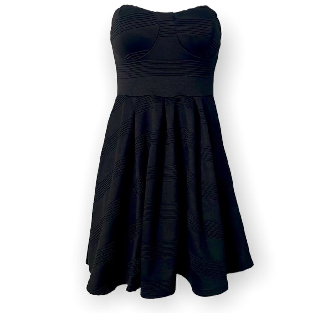 Privy Skater Bandage Strapless Dress Size Small‎
